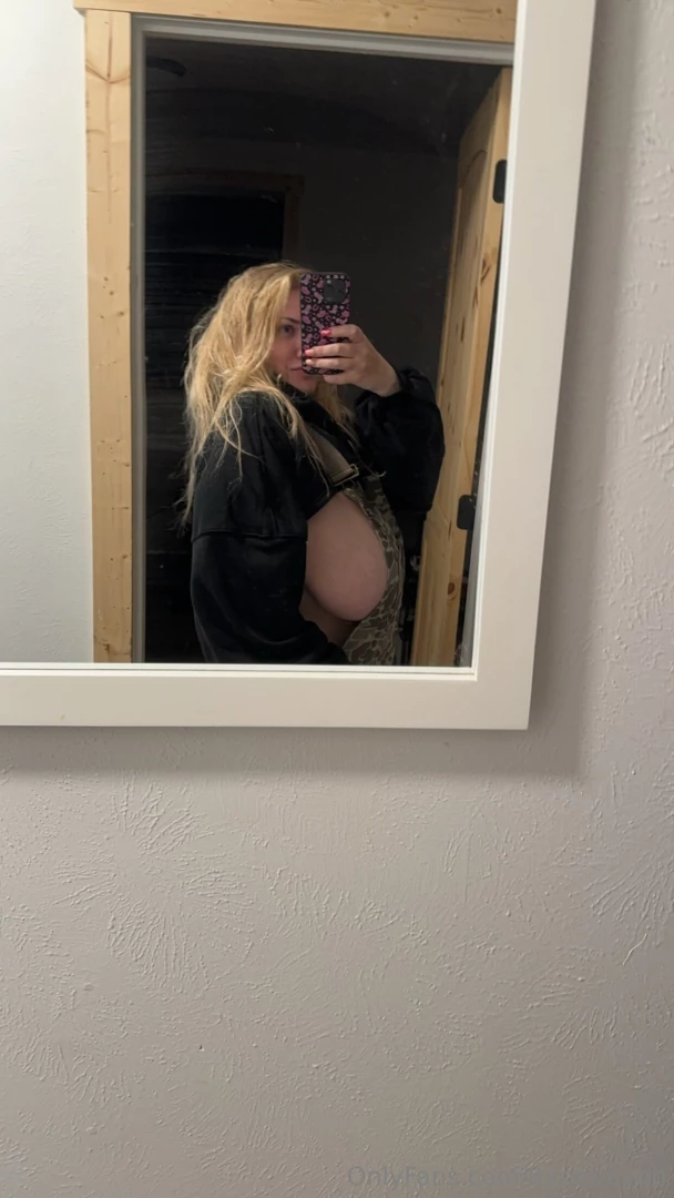 Like this post only if you like big titties 