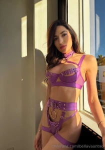 I m living proof a girl can bite hard and still taste like sugar