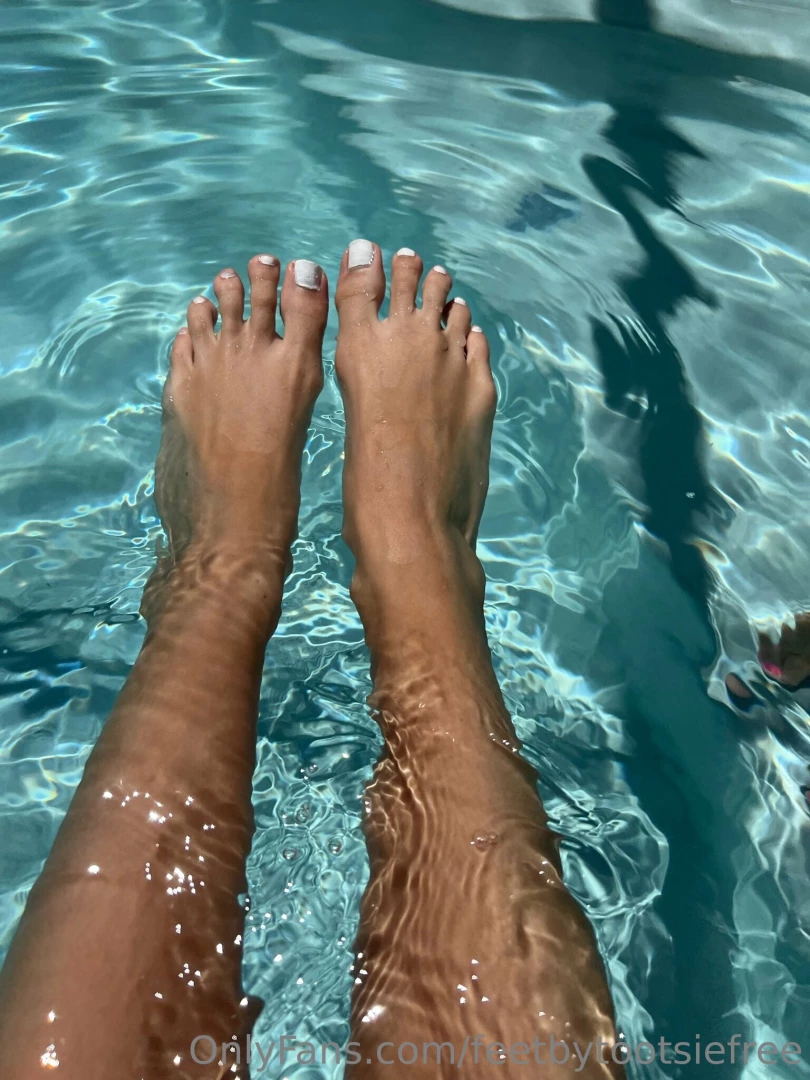 I want you to suck my toes in public part 1 