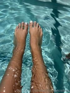 I want you to suck my toes in public part 1