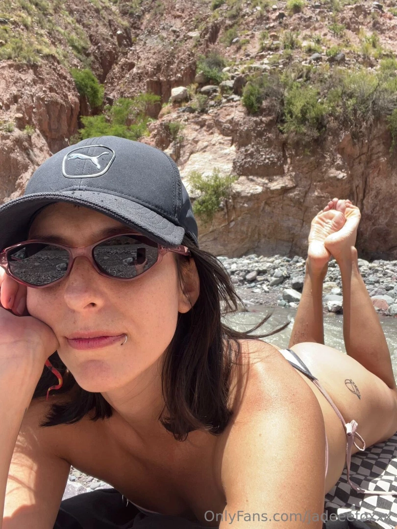 Comment yes if you like to see me in the pose 