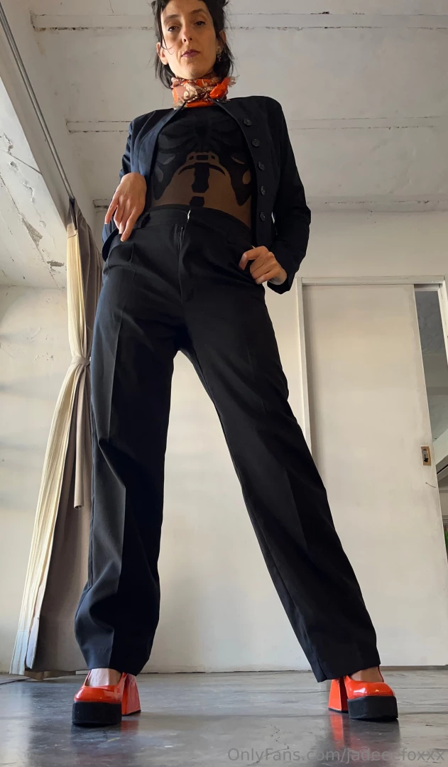 On your knees in front of your goddess 