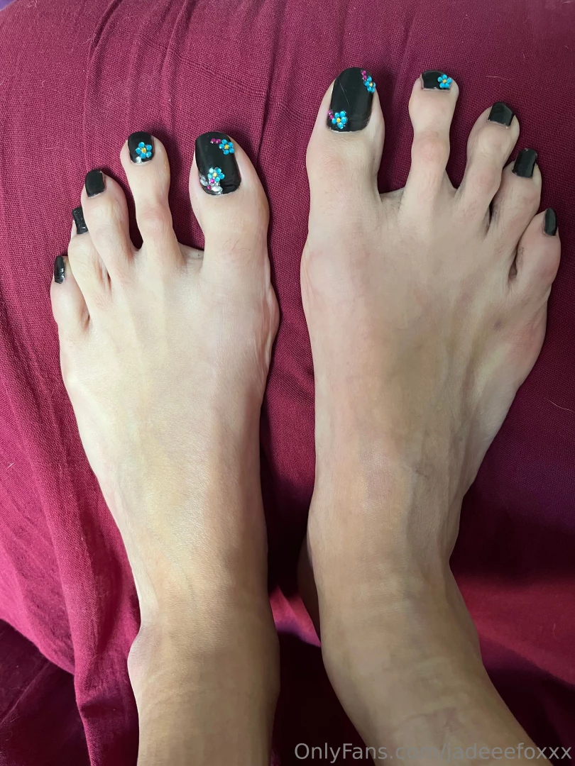 Do you like my black nails 