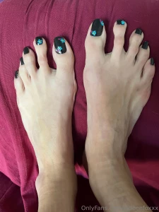 Do you like my black nails