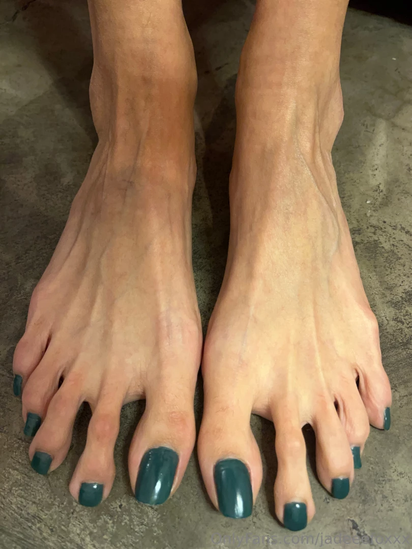 Do you like green nails 