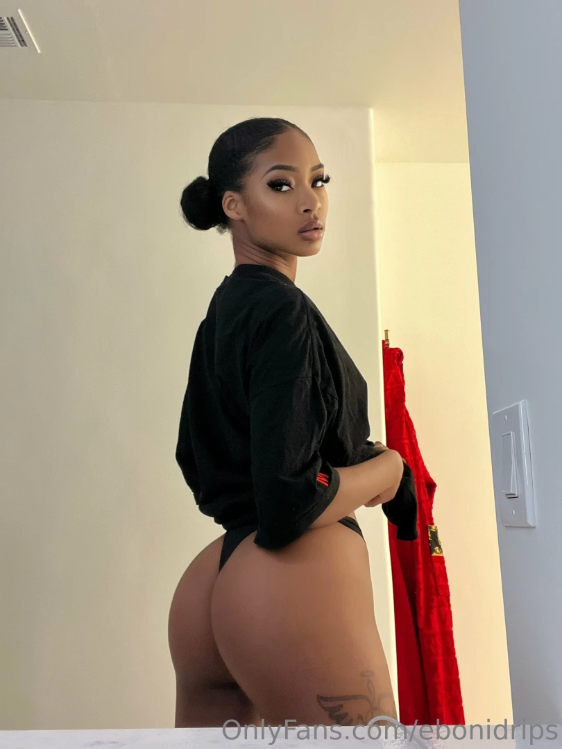 No live tonight but i have new content for you in the dms 