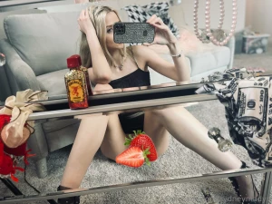 Happy october bitches who wants some more tip make my pu y wet part 11