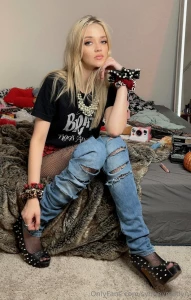 Happy october bitches who wants some more tip make my pu y wet part 9