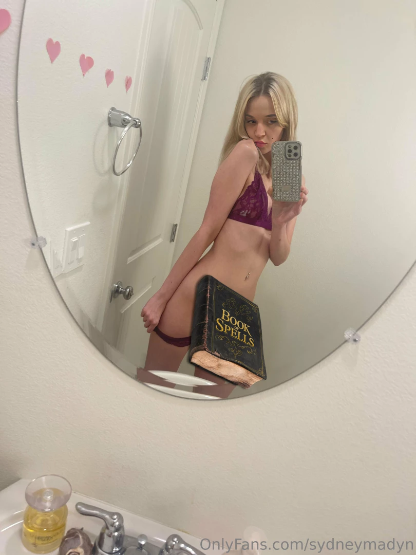 The only way to get the original nude version of these photo s is to part 6 