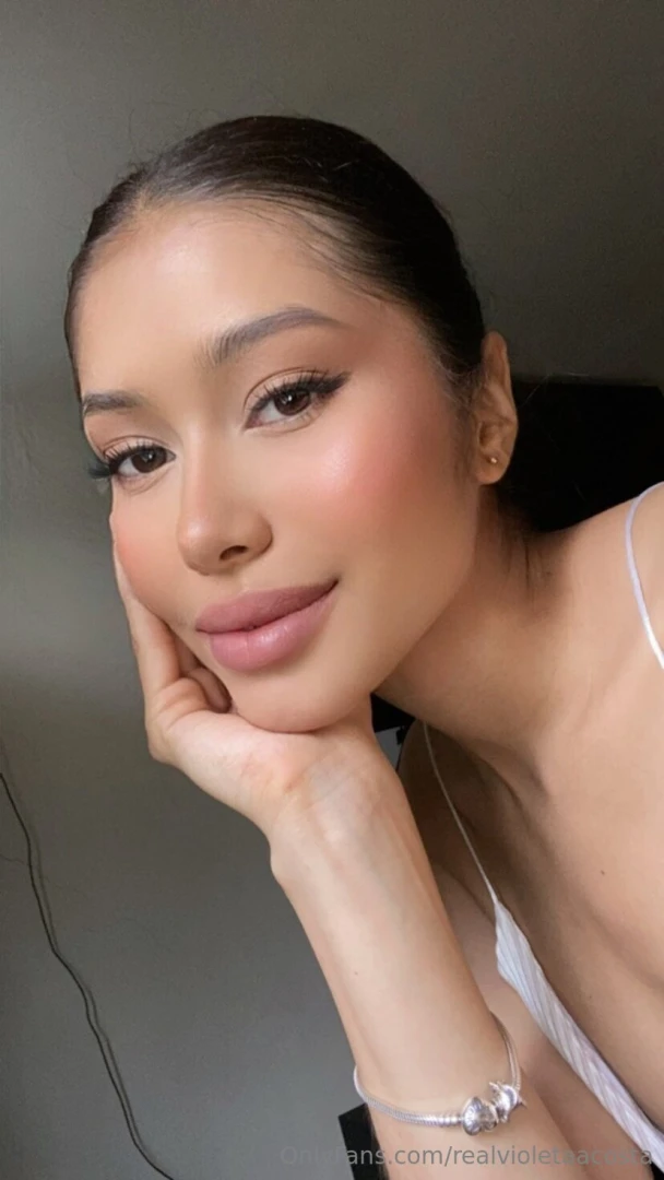 105 a look that says take me 