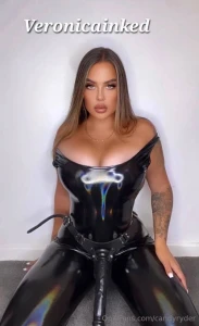 Veronicainked onlyfans com veronicainked c250 part 2