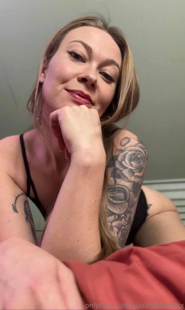 Just a lil selfie to brighten your day or make it harder to focus 