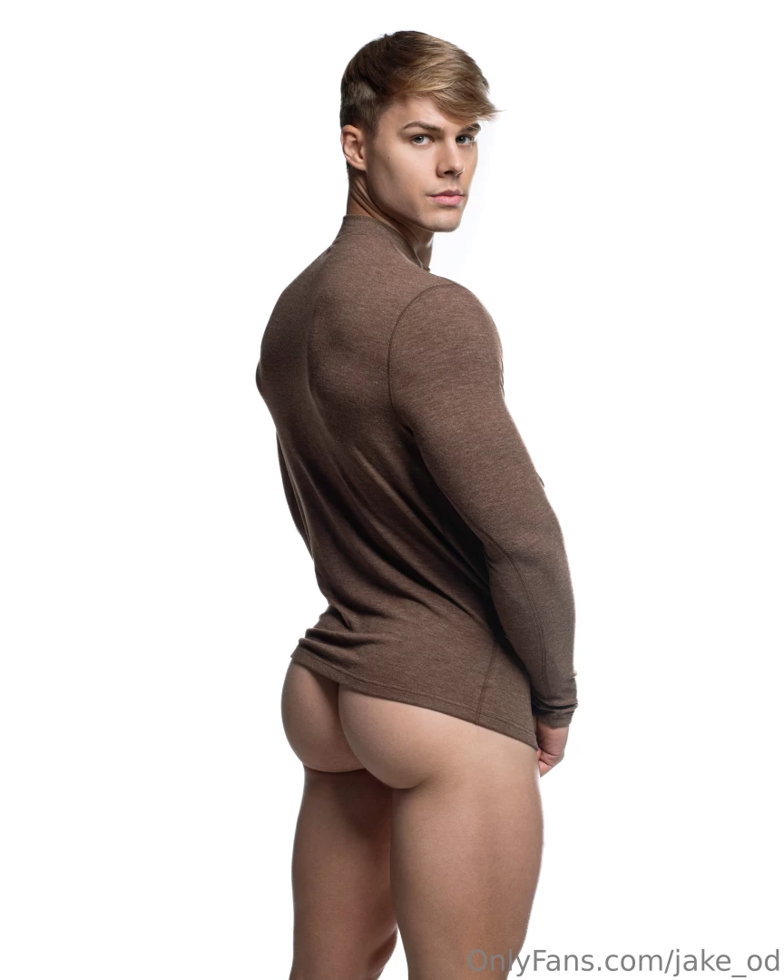 He s called peachyyboy for a reason that ass is just the perfect 