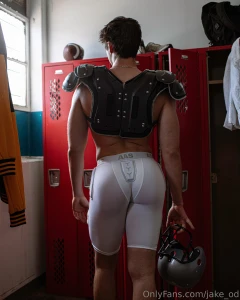 It s like he s begging for it bro like that locker-room musk has got part 1