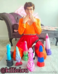 Killielou is a fantasy toy loving queen her page is free