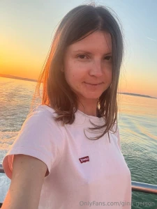 I have too many clothes on me don t you think so