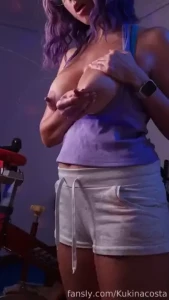 I always take a break during my morning workout to empty my breasts