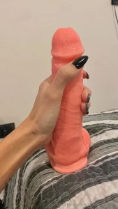 A fan gave me a 23cm dildo do you want to see me with it
