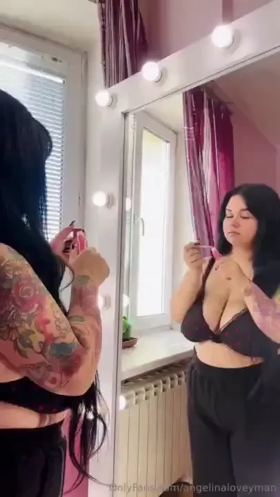 Good morning world today begins with bright makeup and a positive mood 