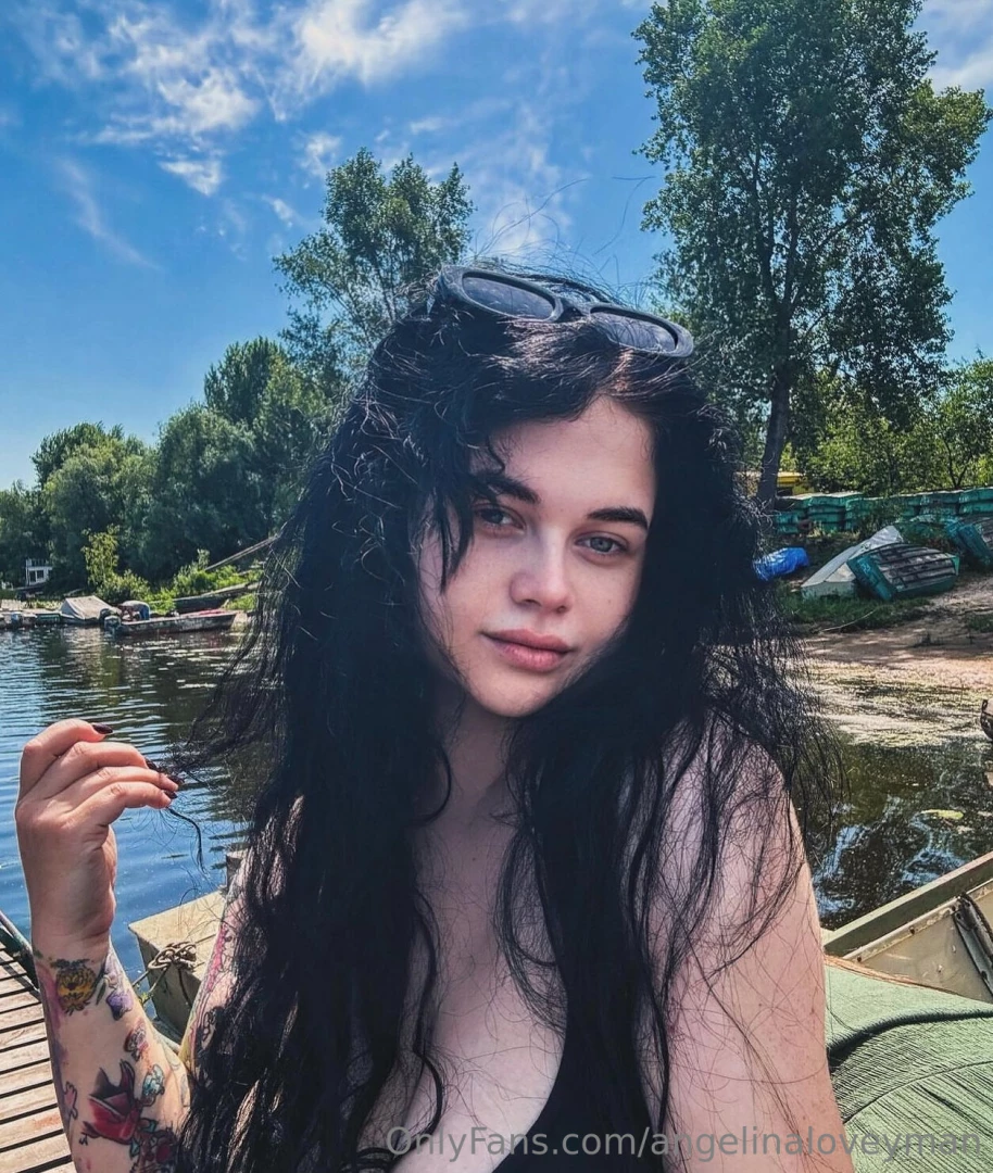 Today is a very hot day i decided to spend it outdoors near the river 