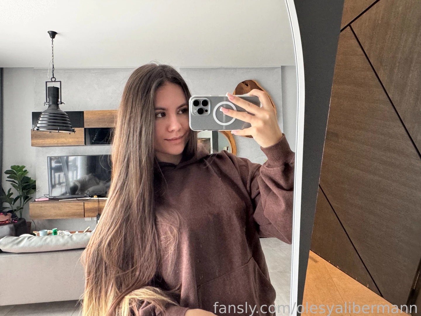 If i don t wear makeup and am dressed in loose clothing then i m going 