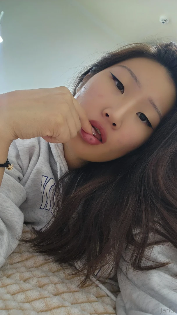 Will you put your treat in my mouth 