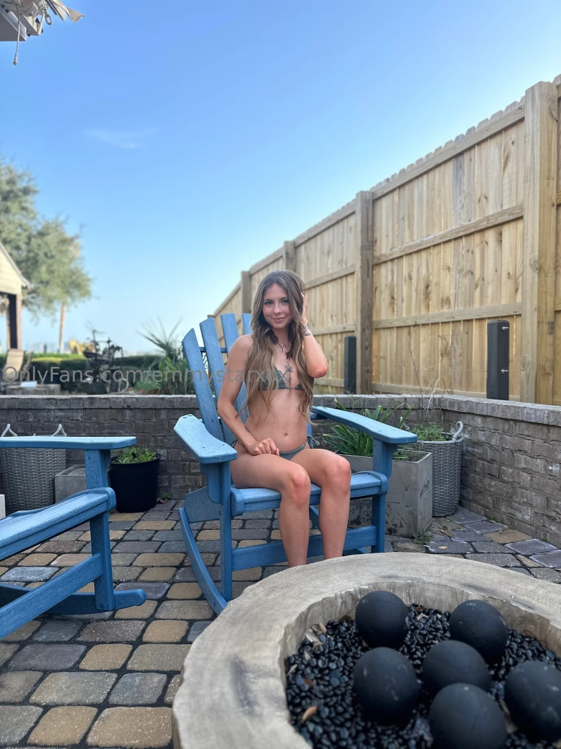 Dm me if you like nudes 