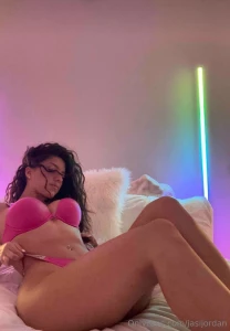 Send me a dm and let s get to know more about each other