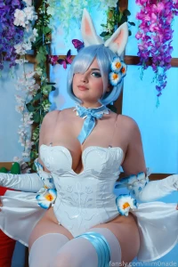Petites pose bien cute en bunny rem cosplay part 1