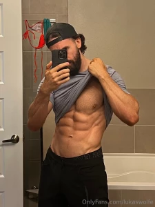 Looking to get jacked need some coaching want someone to keep you