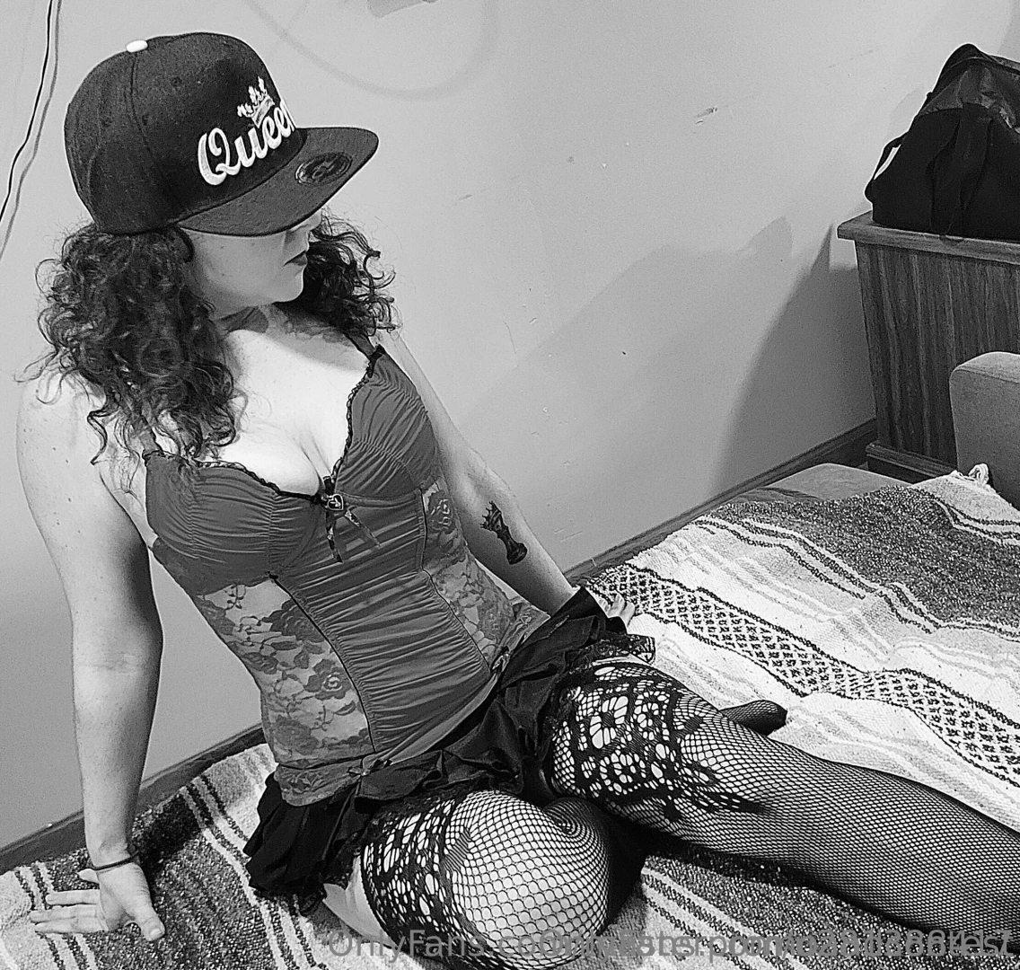 A kinky milf that just wants to play with your rock hard cock kink part 4 