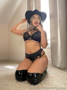 I want something hard long and thick in my mouth