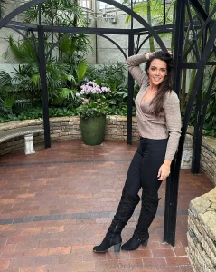 It s almost friday message me your weekend plans