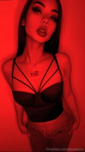 Bby my red room is ready for us