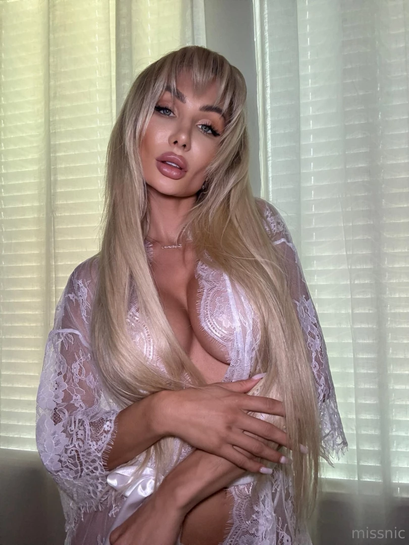 Happy monday keep an eye on your dm s you don t wanna miss what i have 