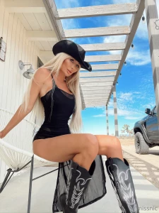 What happens in the dms stays in the dms