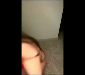 My live with ainsleyace should we do more of these i m gonna message