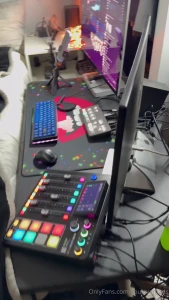 Live stream tonight 8pm pacific time with my bull last time was so