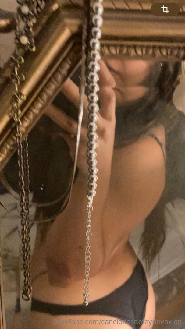 Sientes la calidez de mi piel el dulce aroma de mi cabello 