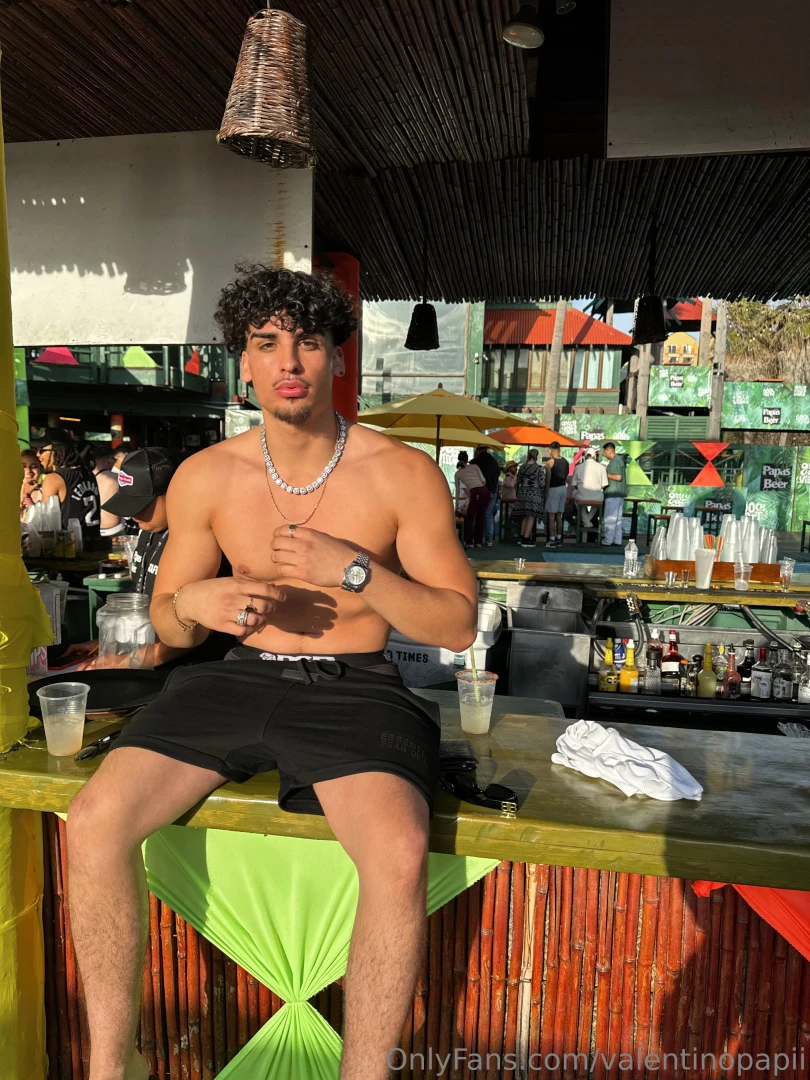 Playas de rosarito had a few drinks at the bar and it got me feeling part 2 