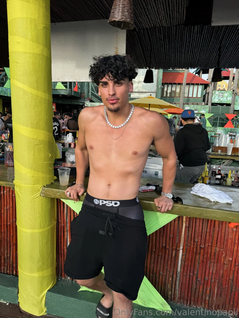 Playas de rosarito had a few drinks at the bar and it got me feeling part 4 
