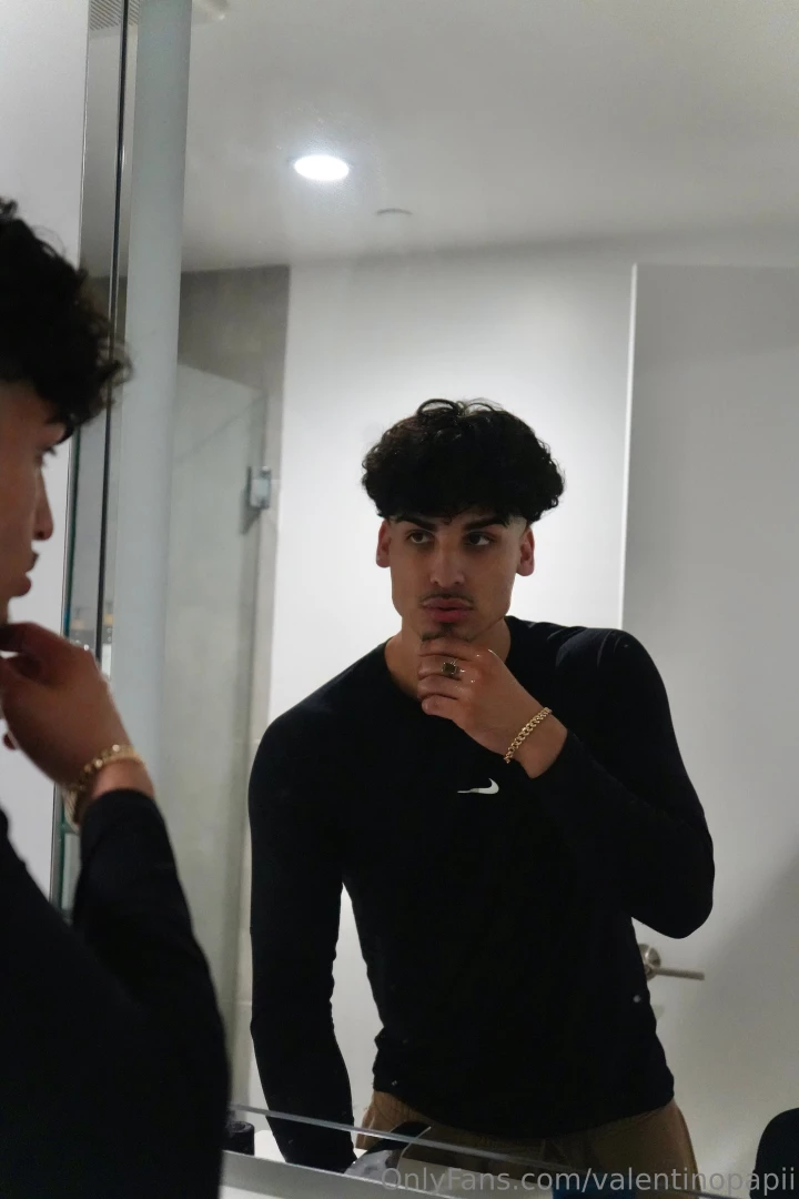 I m findin love looking in the mirror 