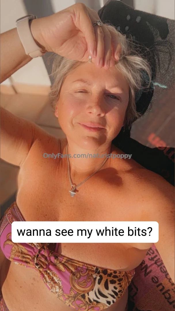 Wanna see my white bits 