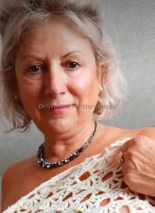 Smudge my red lipstick all over your cock
