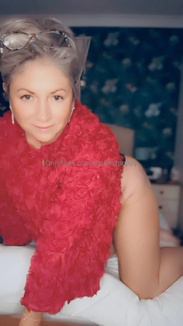 This week on my free page - your e mine this week darling watch how i 