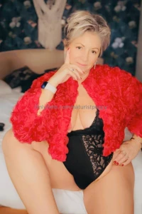 I need to feel your cock inside me