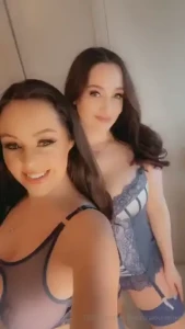 Get more behind the scenes and sneak previews from my shoots over on