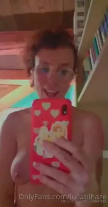 La prima volta che ho usato lo strap on ero davvero un fiorellino di 