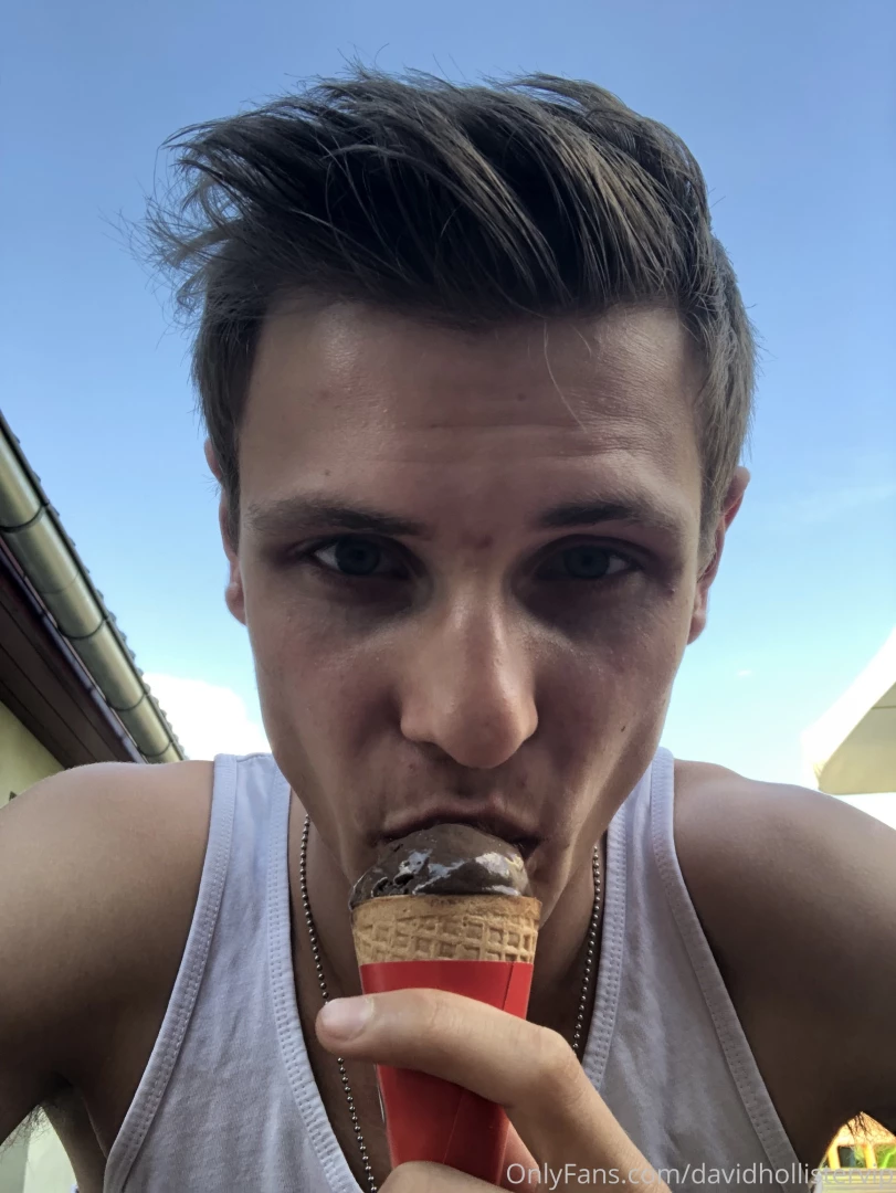 Mmmmmmm icecream 