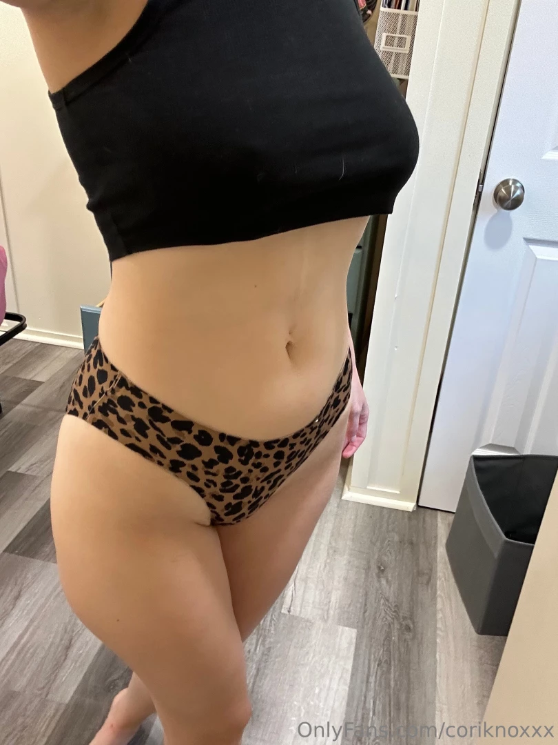 Swipe for underboob part 3 